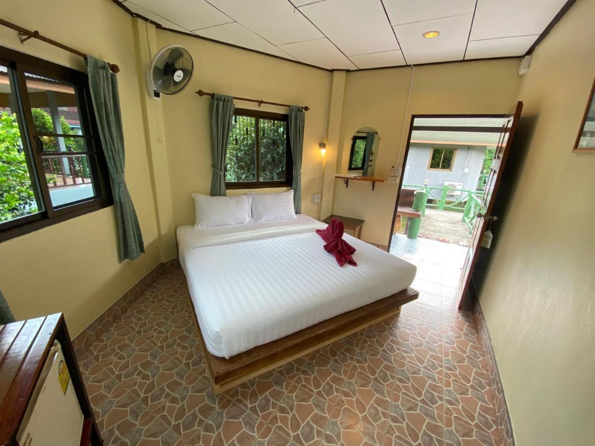 Khao Sok Jungle Huts Resort Khao Sok National Park Exterior photo