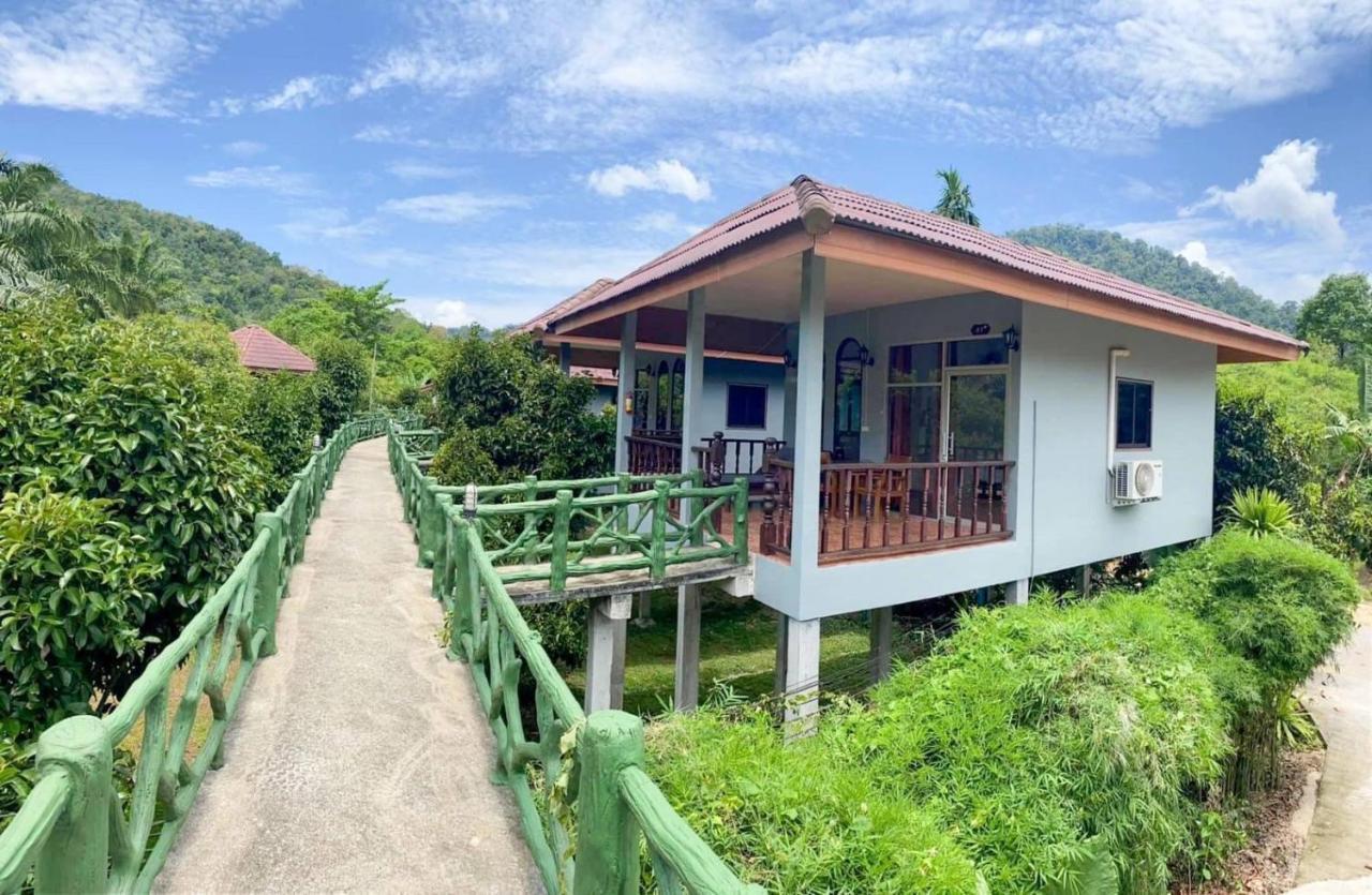 Khao Sok Jungle Huts Resort Khao Sok National Park Exterior photo